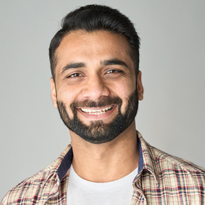 Alejandro R